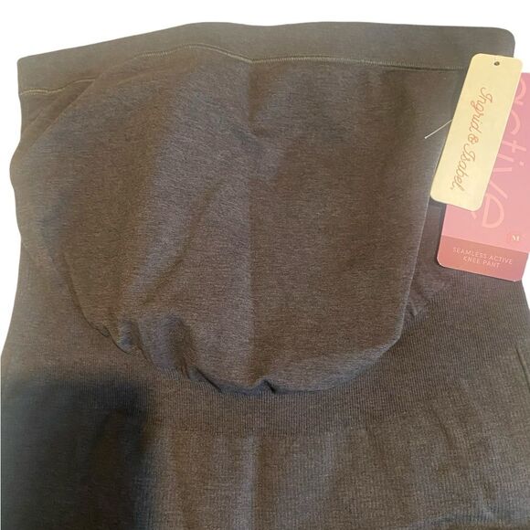 Women’s maternity pants | Ingrid & Isabel seamless active knee pants grey NWT M. - Picture 4 of 8
